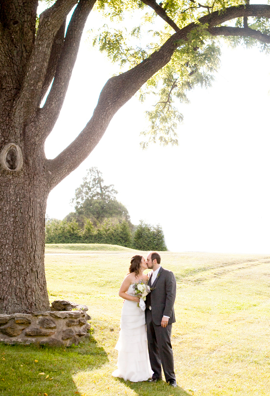 outdoor garden wedding photos