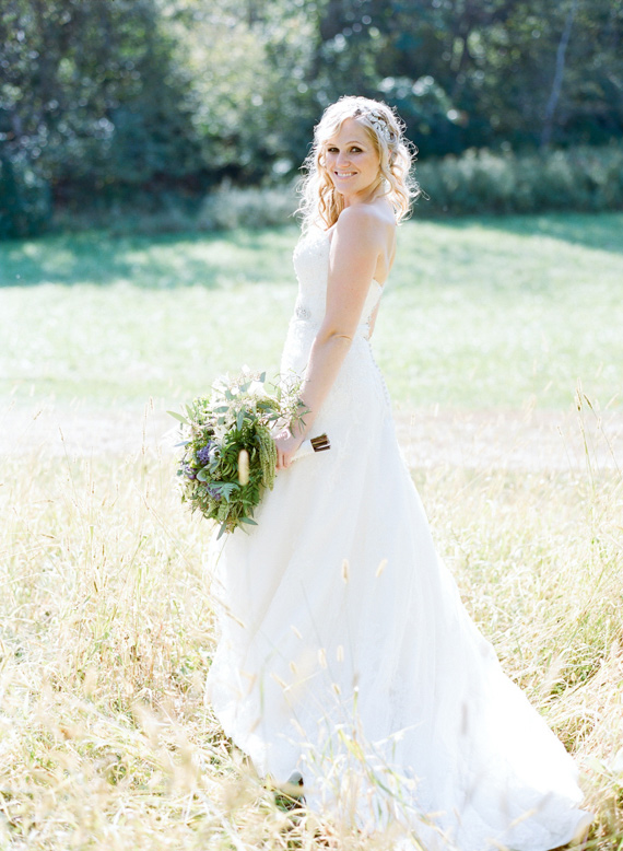 Spring Wisconsin wedding | Purple wedding ideas | 100 Layer Cake