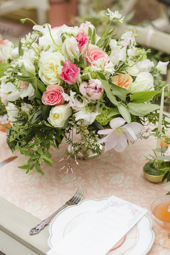 Greenhouse wedding inspiration | Pastel wedding | 100 Layer Cake