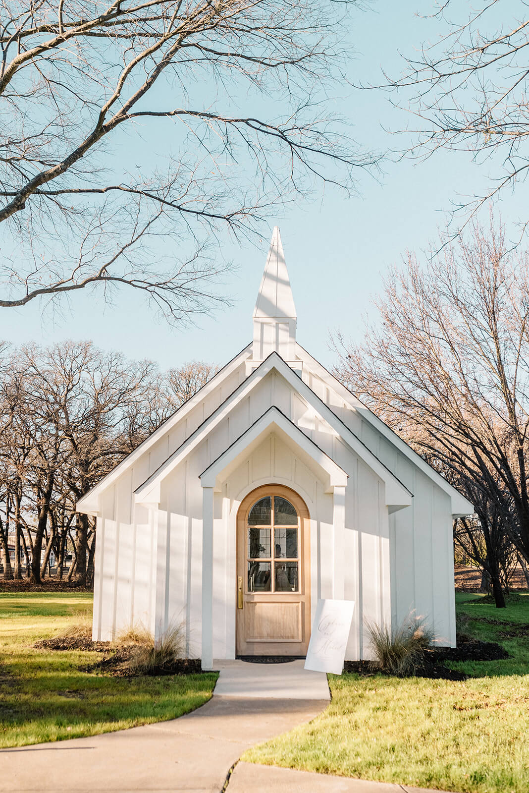 12 stunning wedding chapels across the US 100 Layer Cake
