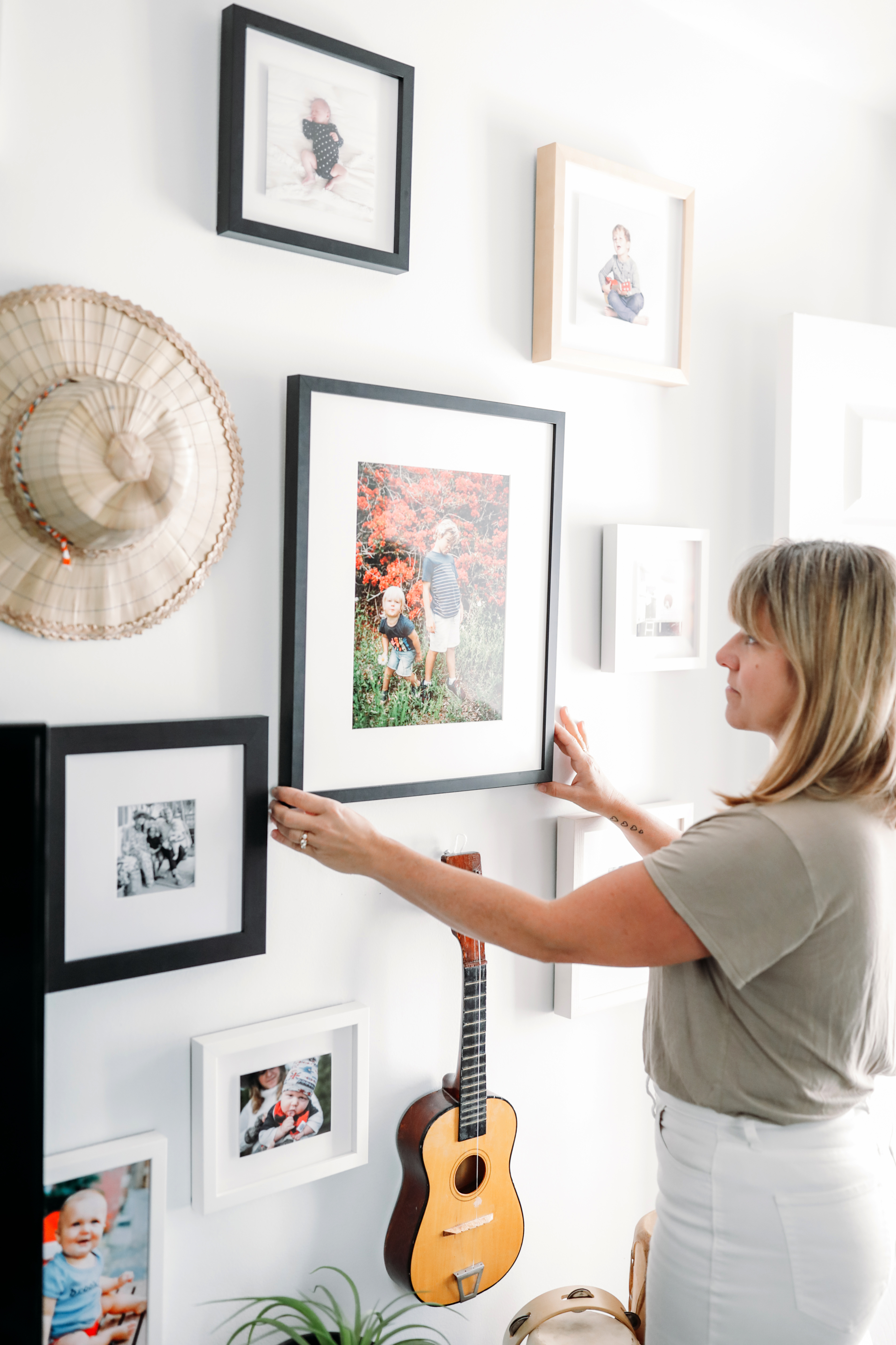 How to Create a Gallery Wall Gallery Wall with Framebridge