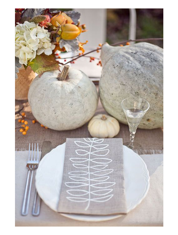 Thanksgiving dinner table decorations | 100 Layer Cake