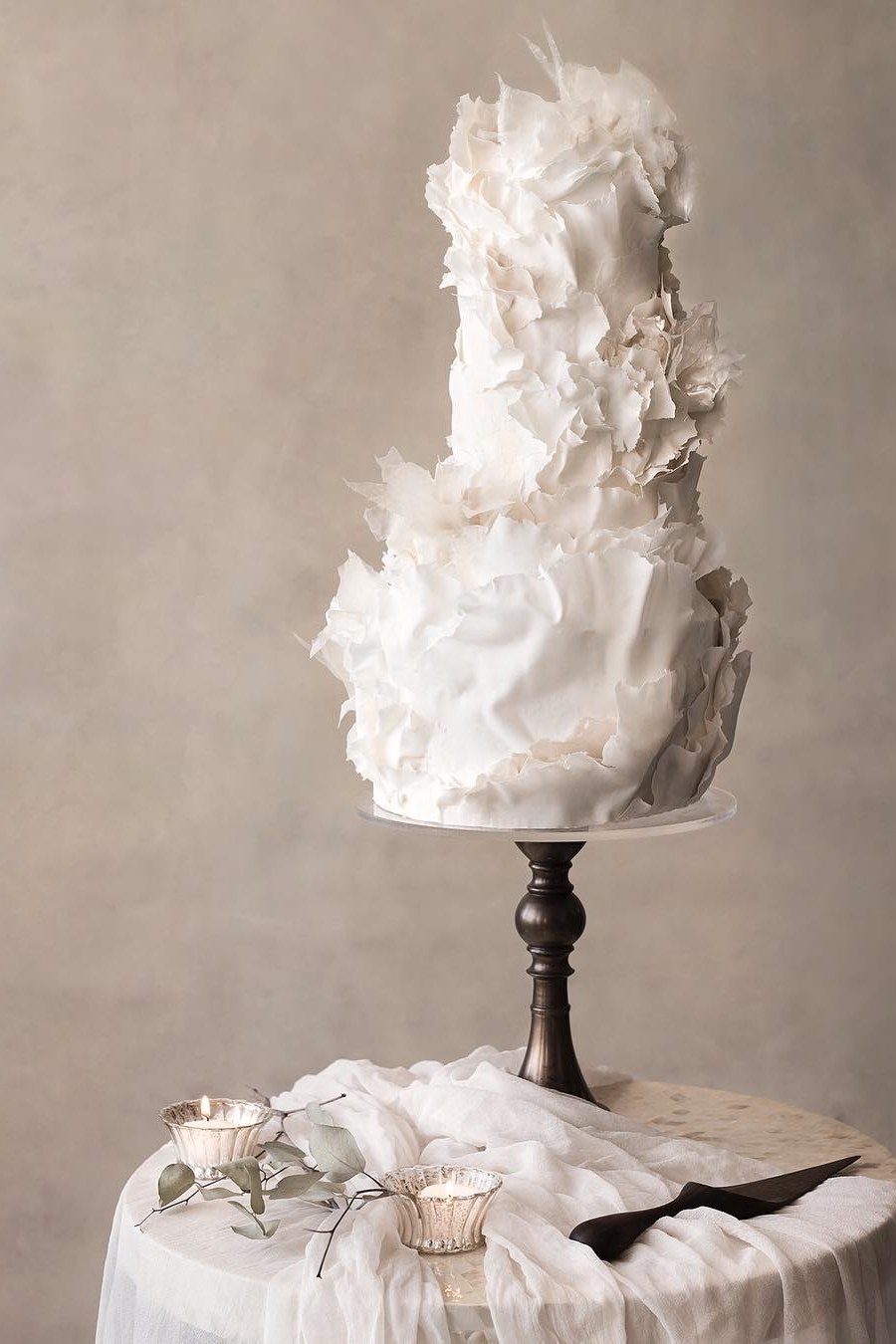 Modern sculptural wedding cakes | Fine art wedding cakes | 100 Layer Cake