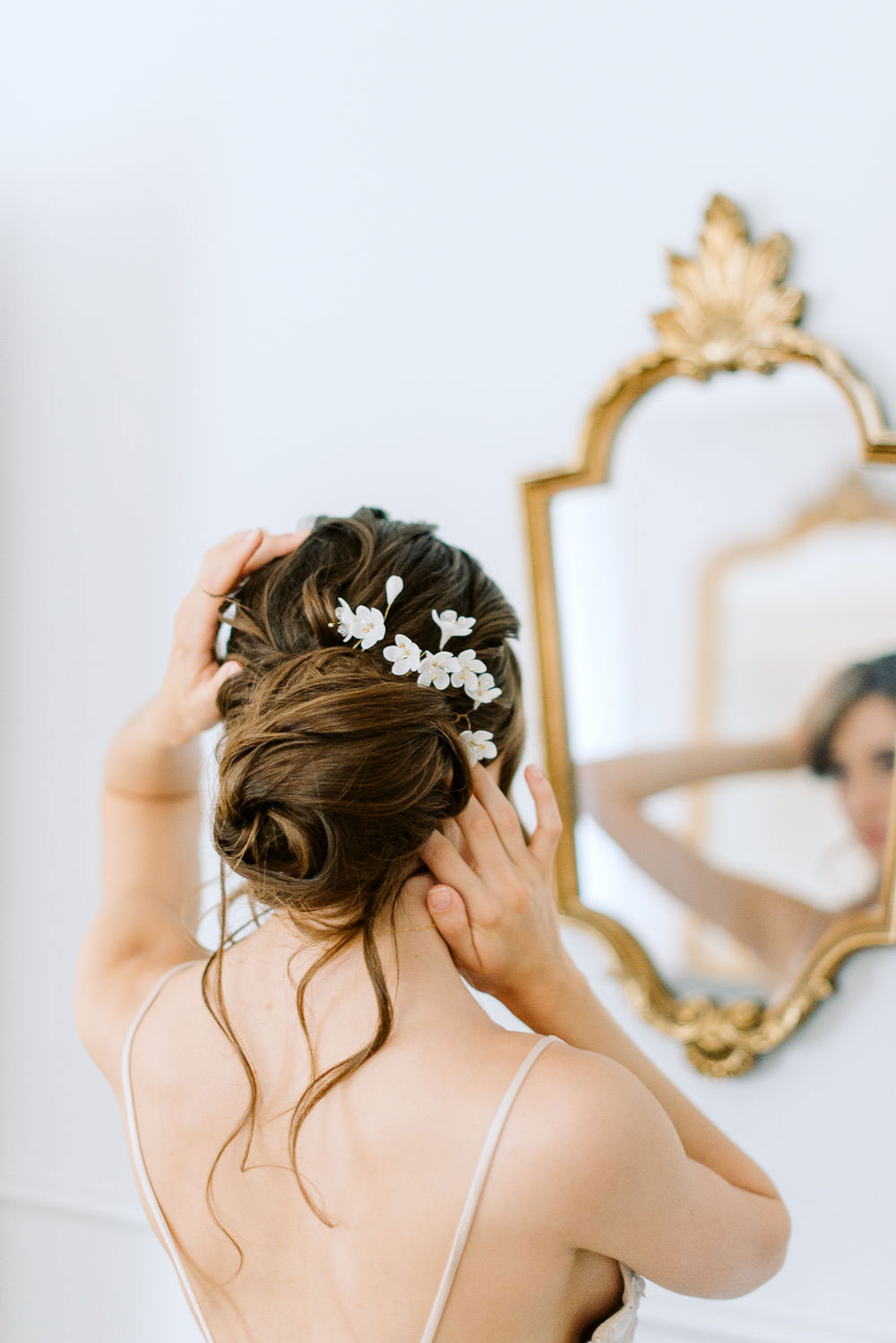 Trending Bridal Hair Buns For The Millennial Bride | Bridal hair buns, Bun  hairstyles, Glamorous hair