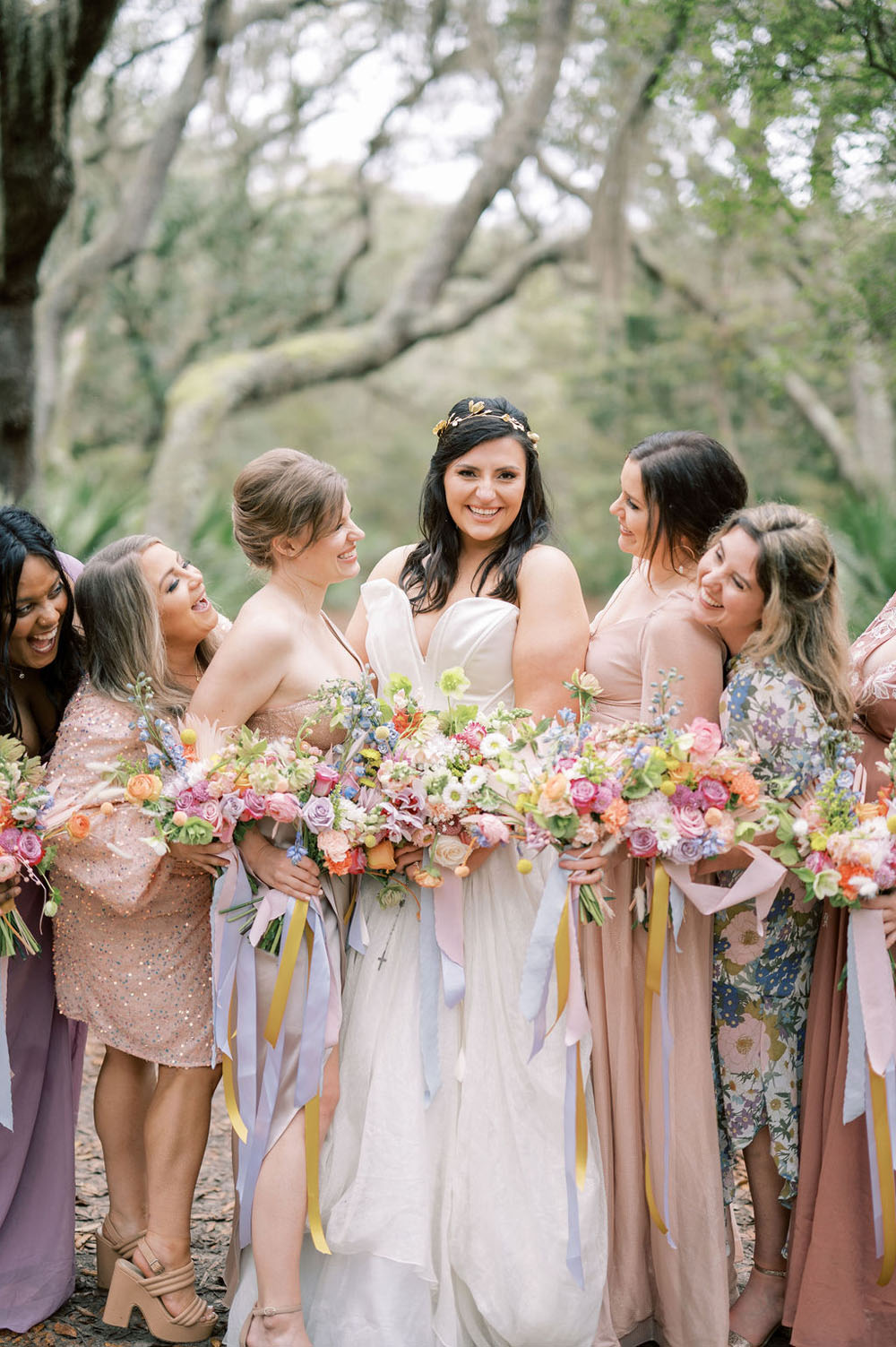 gorgeous spring wedding bouquets