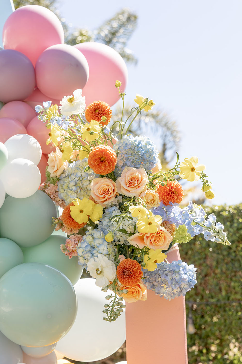floral and balloon decorations for spring
