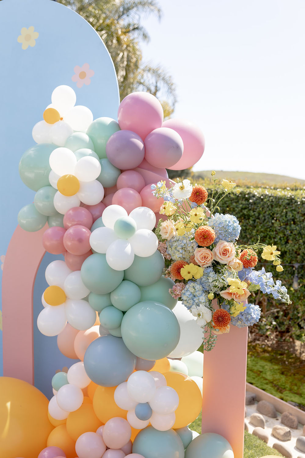 pastel balloon backdrop for spring kids party
