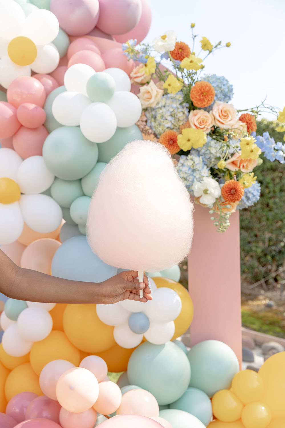 cotton candy and daisy balloon ach