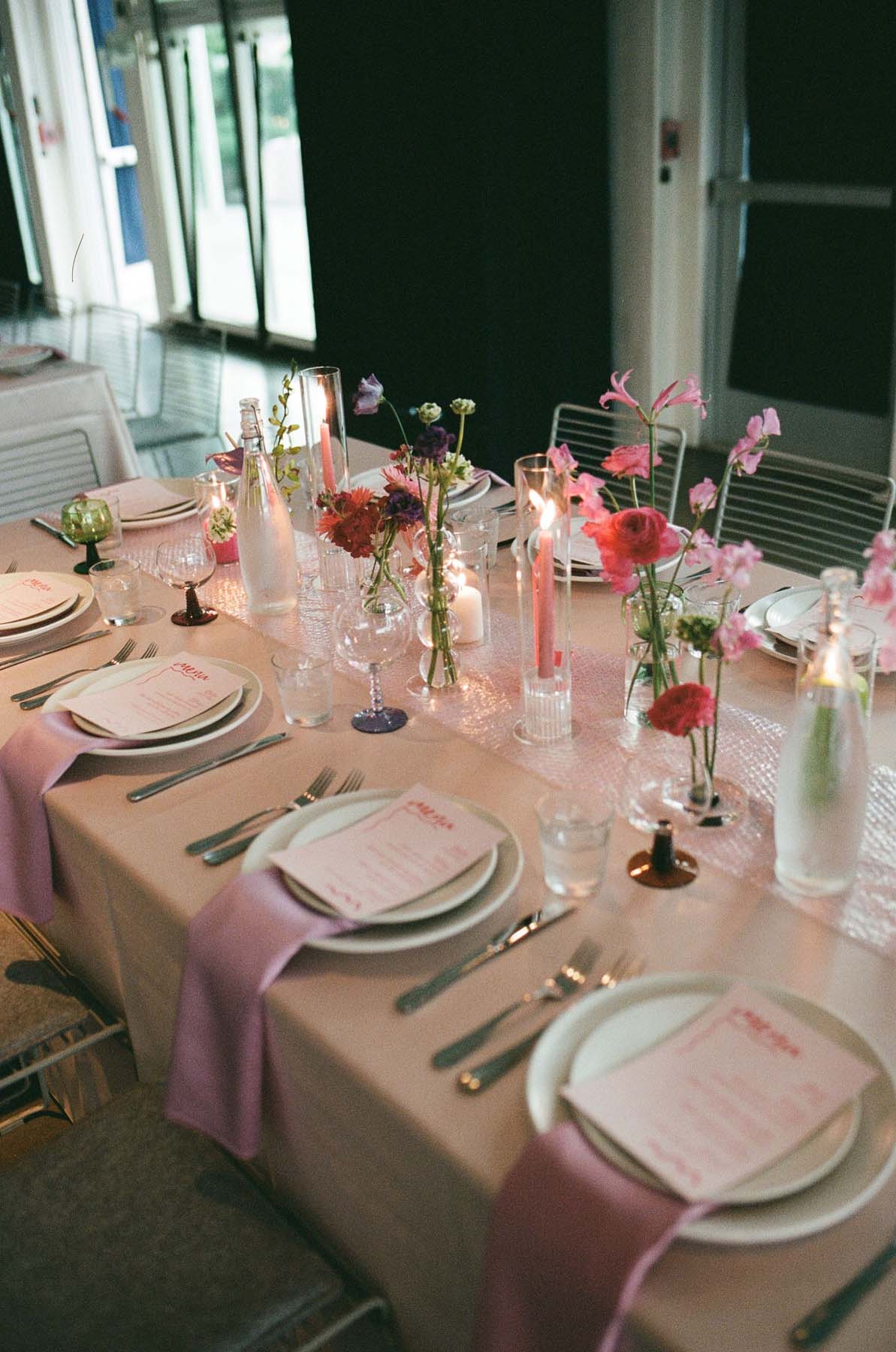 blush and hot pink wedding table