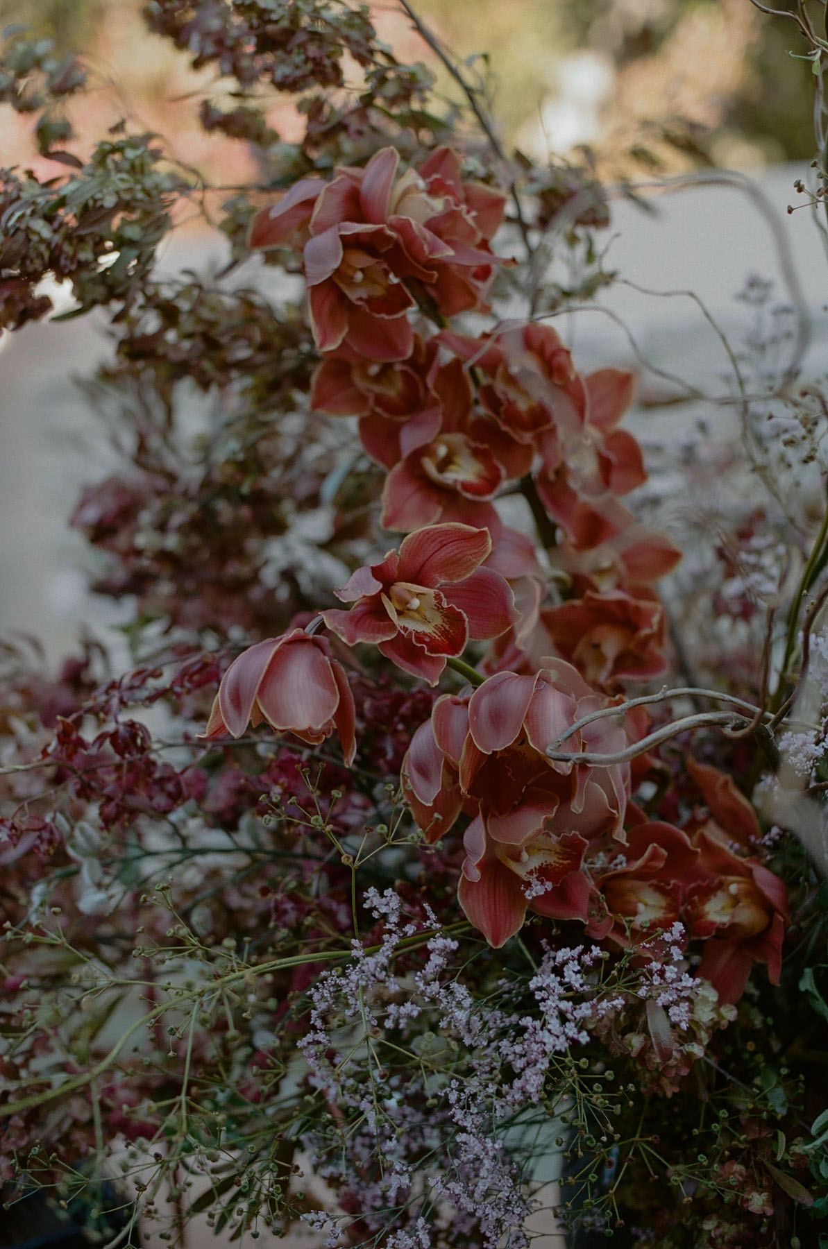 funky romantic fall wedding flowers