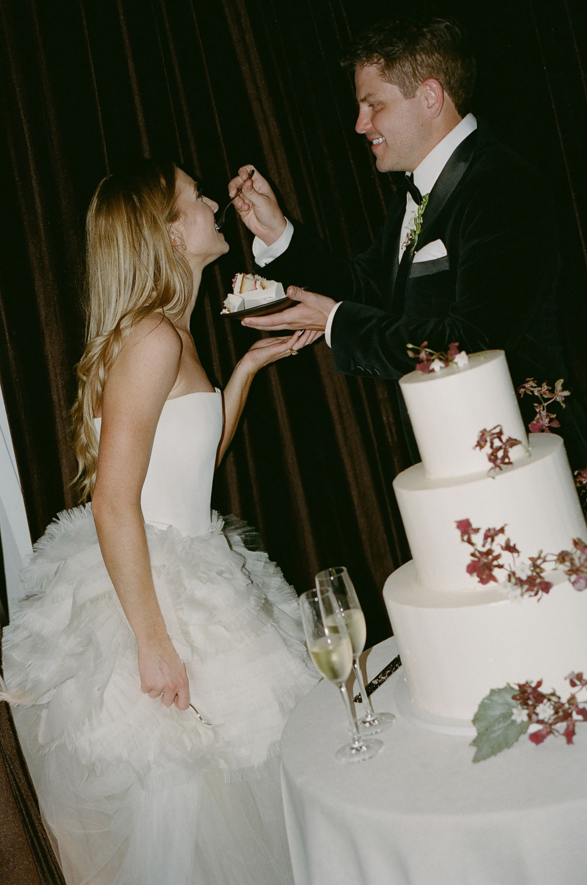 fall wedding cake cutting