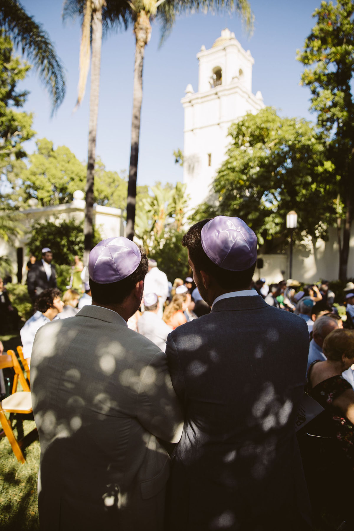 guests at jewish wedding