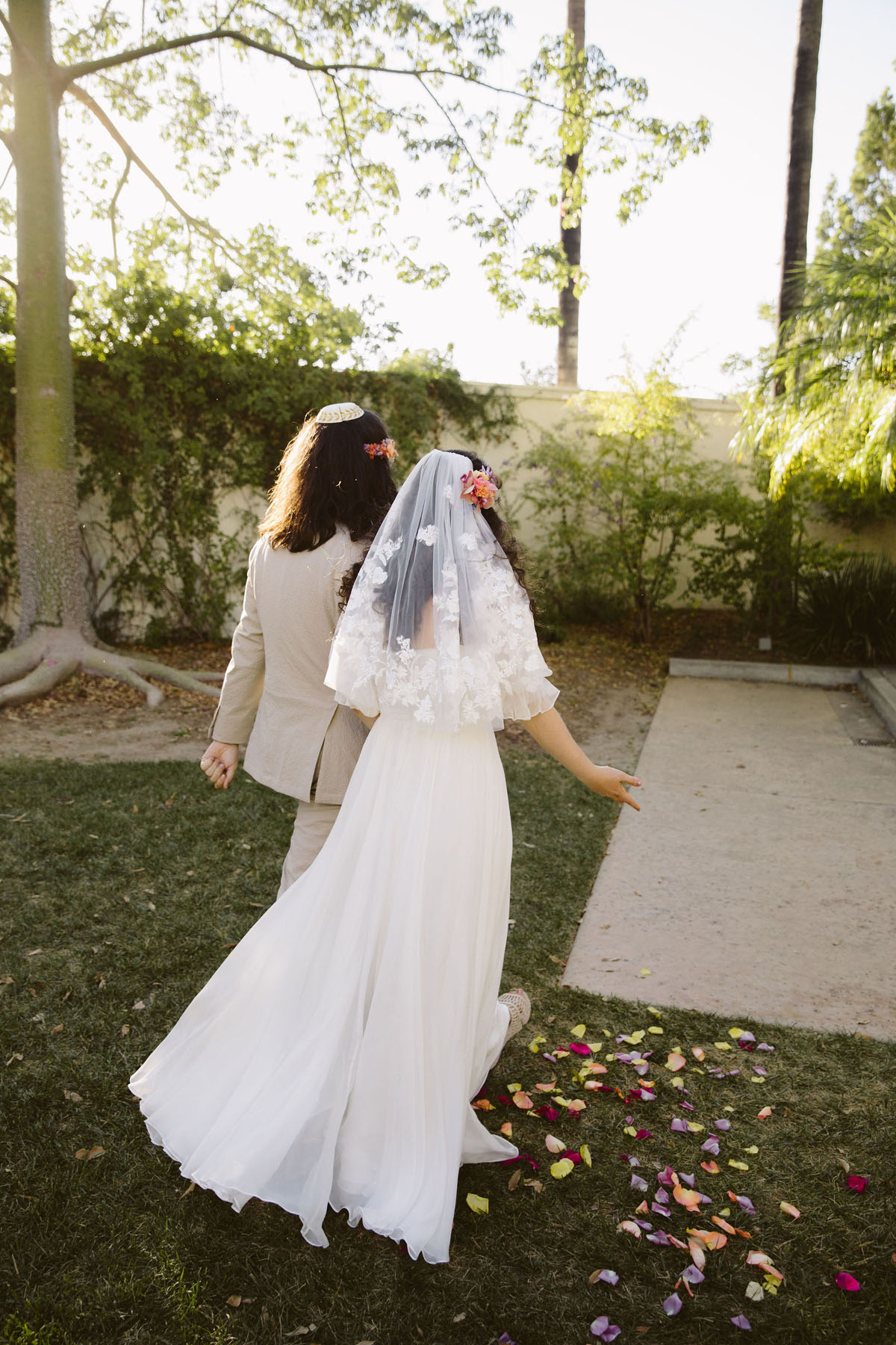 whimsical wedding portraits at LA river center and gardens 