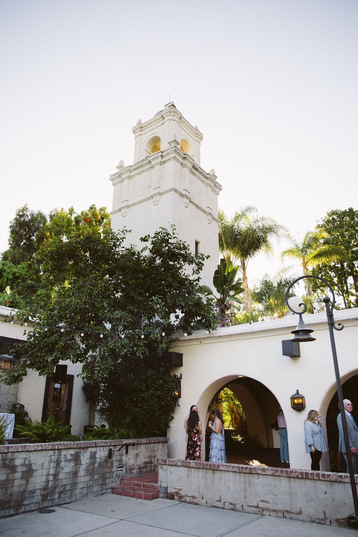 cocktail hour at LA River Center and Gardens wedding venue