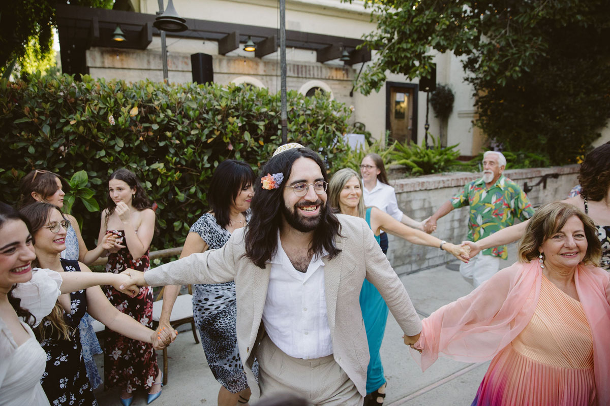 hora dance at jewish wedding reception