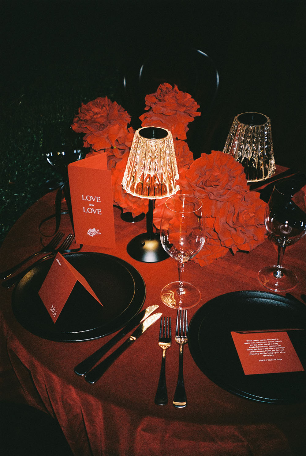 black and red wedding table decorations