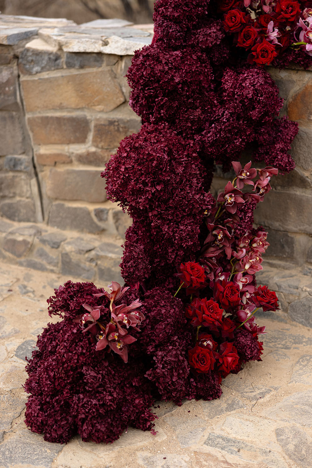 burgundy and red winter wedding flowers